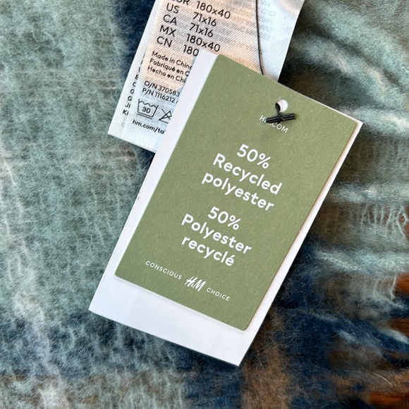 NWT H&M Blue and Tan Plaid Blanket Scarf 71x16 Inches - Picture 9 of 10